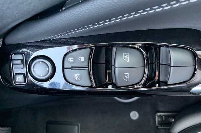 Nissan Juke 1.6 Hybrid Tekna 5dr Auto