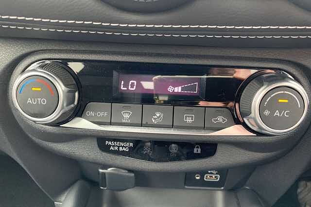 Nissan Juke 1.6 Hybrid N-Connecta 5dr Auto