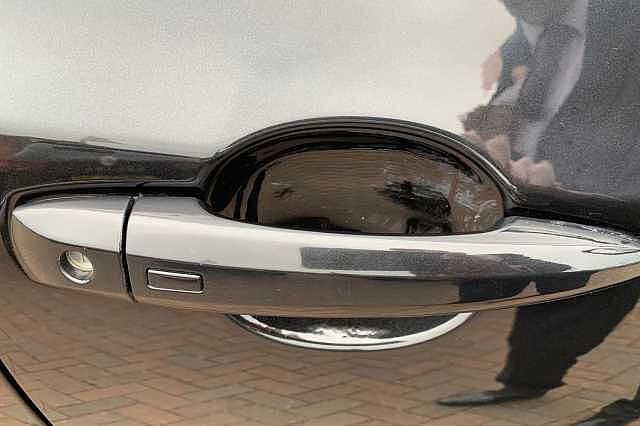 Nissan Juke 1.6 Hybrid N-Connecta 5dr Auto