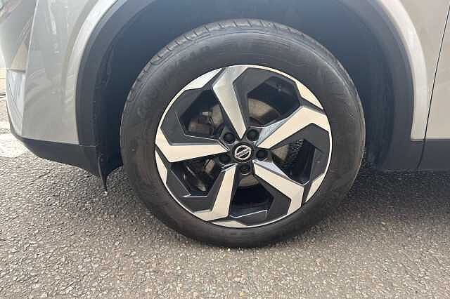 Nissan Qashqai 1.3 DiG-T MH 158 N-Connecta 5dr
