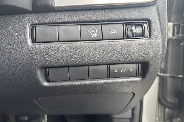 Nissan Qashqai 1.3 DiG-T MH 158 N-Connecta 5dr
