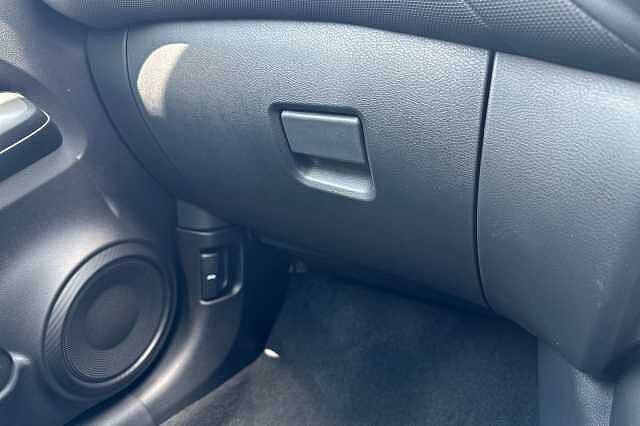 Nissan Juke 1.0 DiG-T N-Connecta 5dr