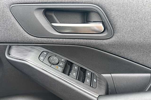 Nissan Qashqai 1.3 DiG-T MH Acenta Premium 5dr