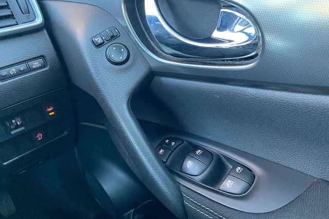 Nissan Qashqai 1.6 DiG-T N-Connecta 5dr