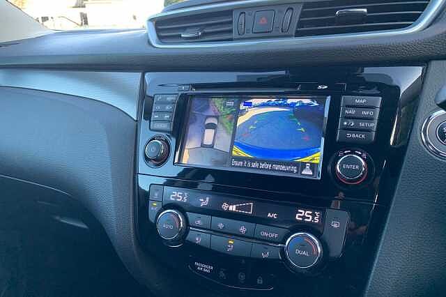 Nissan Qashqai 1.6 DiG-T N-Connecta 5dr