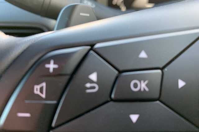 Nissan Juke 1.0 DiG-T N-Connecta 5dr DCT