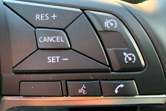 Nissan Juke 1.0 DiG-T N-Connecta 5dr DCT