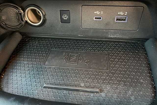 Nissan Juke 1.0 DiG-T N-Connecta 5dr DCT