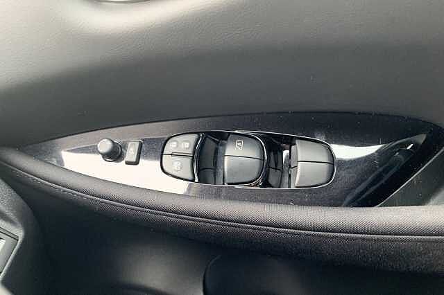 Nissan LEAF 110kW N-Connecta 39kWh 5dr Auto