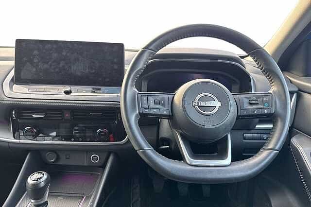 Nissan Qashqai 1.3 DiG-T MH N-Connecta 5dr