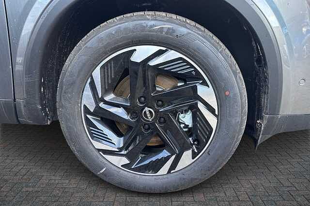 Nissan Qashqai 1.3 DiG-T MH N-Connecta 5dr
