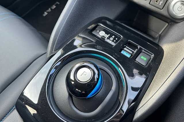 Nissan LEAF 110kW N-Connecta 39kWh 5dr Auto
