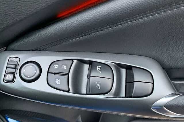 Nissan Juke 1.0 DiG-T N-Connecta 5dr