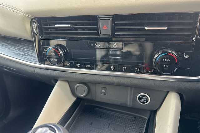 Nissan Qashqai 1.3 DiG-T MH Tekna 5dr