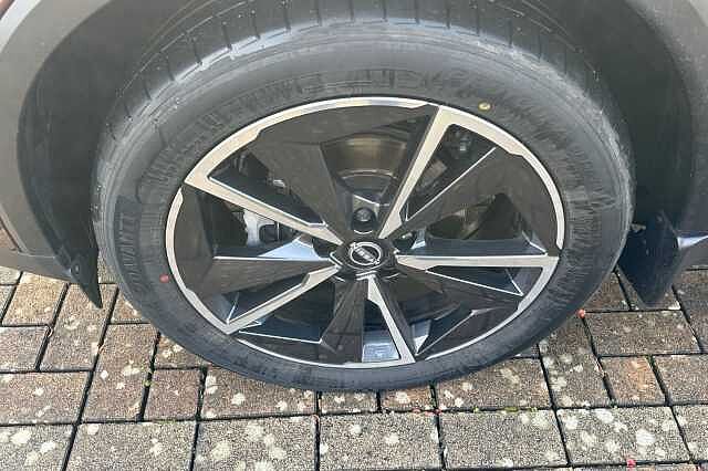 Nissan Qashqai 1.3 DiG-T MH Tekna 5dr