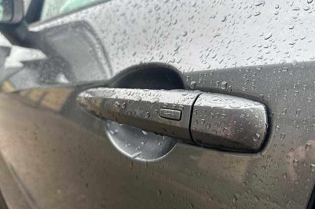 Nissan Juke 1.0 DiG-T 114 N-Connecta 5dr