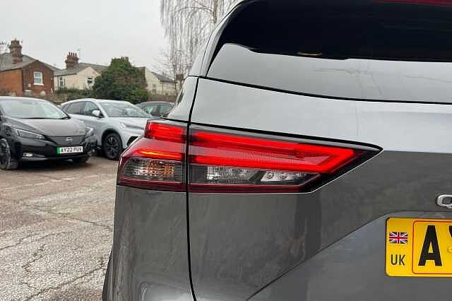 Nissan Qashqai 1.3 DiG-T MH N-Connecta 5dr