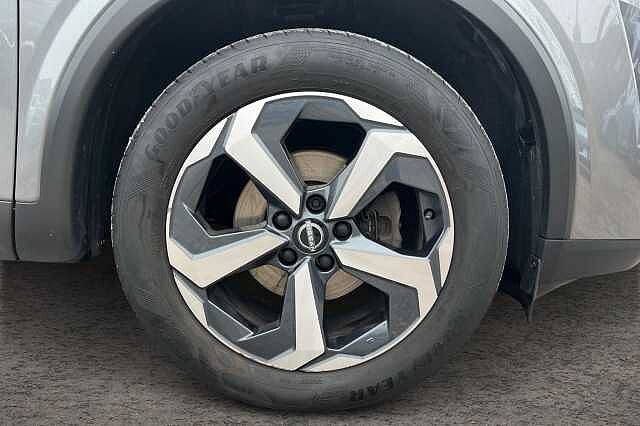 Nissan Qashqai 1.3 DiG-T MH N-Connecta 5dr