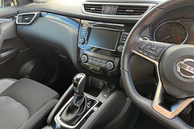 Nissan Qashqai 1.3 DiG-T 160 N-Connecta 5dr DCT [Glass Roof Pack]