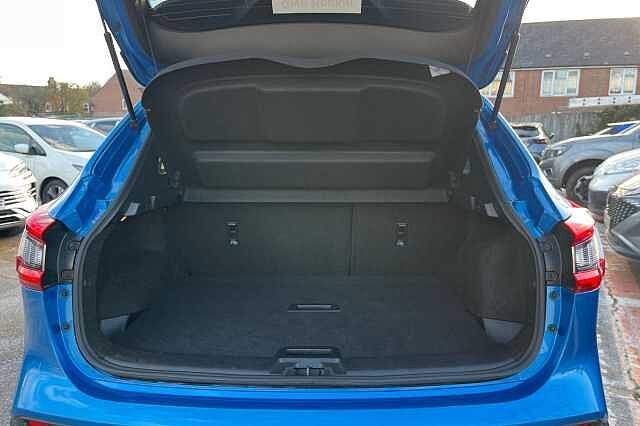 Nissan Qashqai 1.3 DiG-T 160 N-Connecta 5dr DCT [Glass Roof Pack]