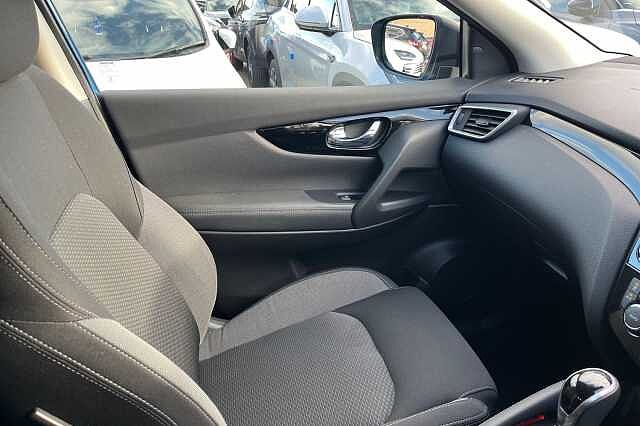 Nissan Qashqai 1.3 DiG-T 160 N-Connecta 5dr DCT [Glass Roof Pack]
