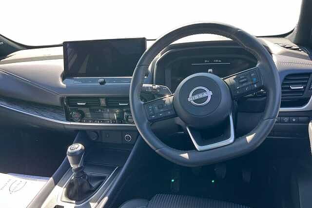 Nissan Qashqai 1.3 DiG-T MH Tekna [Bose] 5dr