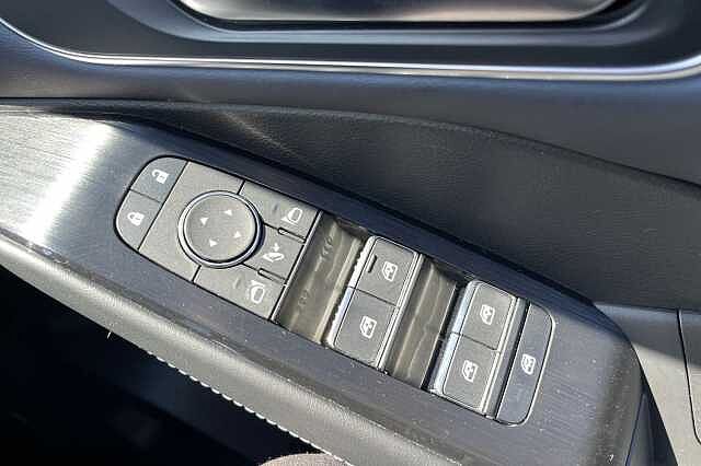 Nissan Qashqai 1.3 DiG-T MH Tekna [Bose] 5dr