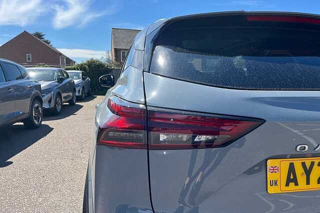 Nissan Qashqai 1.3 DiG-T MH Tekna [Bose] 5dr