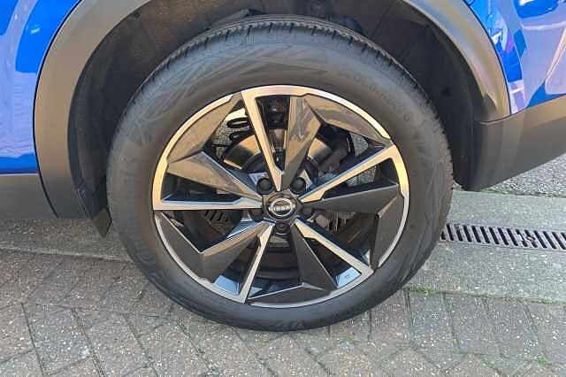 Nissan Qashqai 1.3 DiG-T MH Tekna 5dr