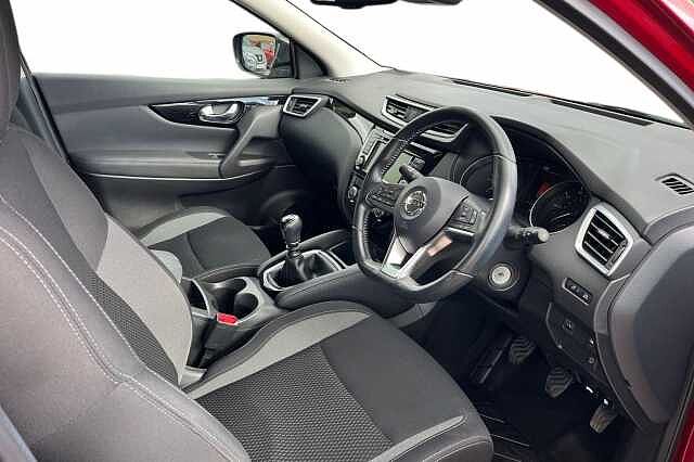 Nissan Qashqai 1.3 DiG-T Acenta Premium 5dr