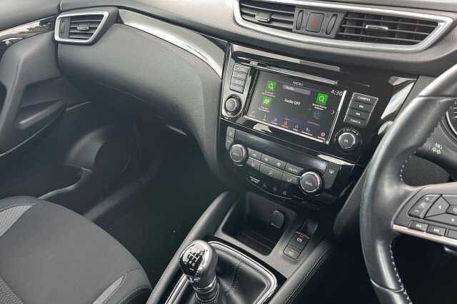 Nissan Qashqai 1.3 DiG-T Acenta Premium 5dr