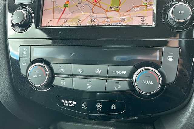 Nissan Qashqai 1.3 DiG-T Acenta Premium 5dr