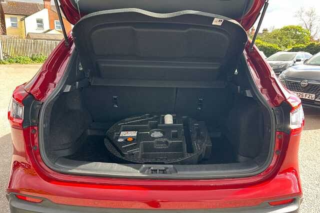 Nissan Qashqai 1.3 DiG-T Acenta Premium 5dr